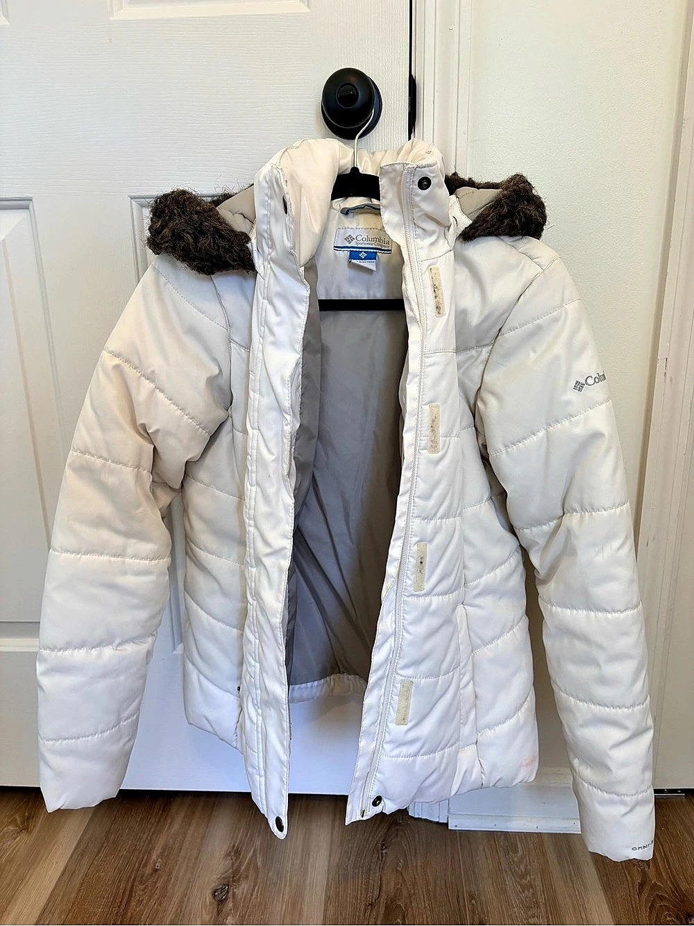 Columbia Women's White Puffer Jacket Size Medium